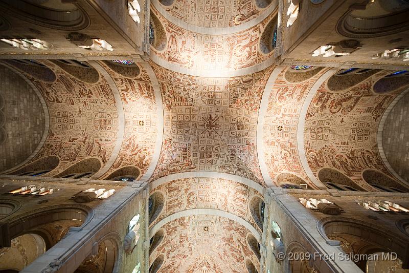 20090828_212546 D300.jpg - Interior, Sainte Anne de Beaupre